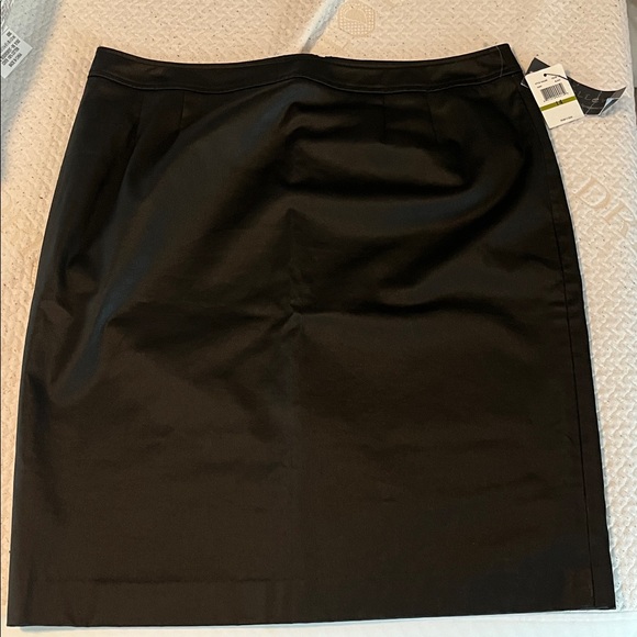 Elegant Black Women's Skirt by atelier size 14 bnwt - Picture 1 of 9